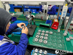 <b>8月首台样机完成；9月测试通过；10月国庆后完成</b>