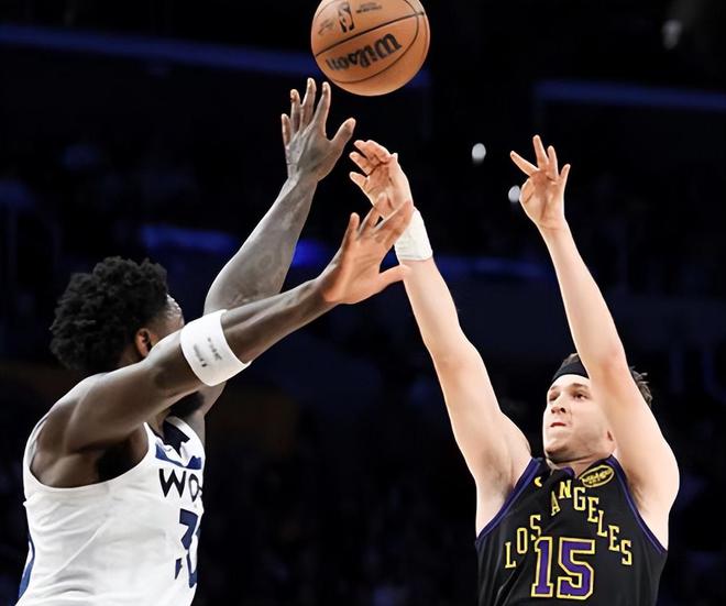 湖人三连胜升至西部第四 勇士三连败国王逆转步