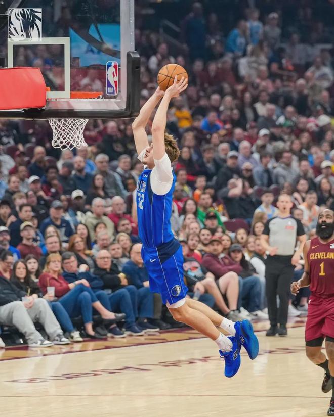 独行侠力克骑士 弗拉格27+10+2盖帽 斯特鲁斯复出