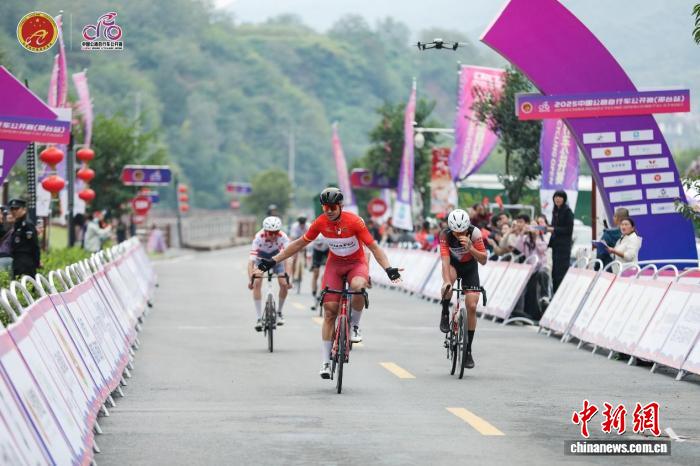 邢台站红川绿谷骑行太行2025中国公路自行车公开