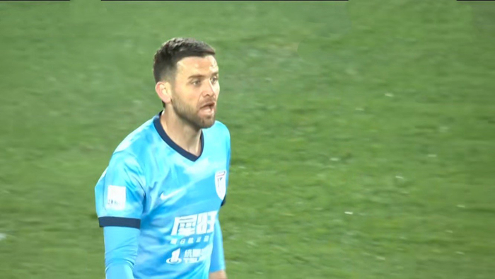 大连英博德比战险胜辽宁铁人 斯坦丘世界波破门